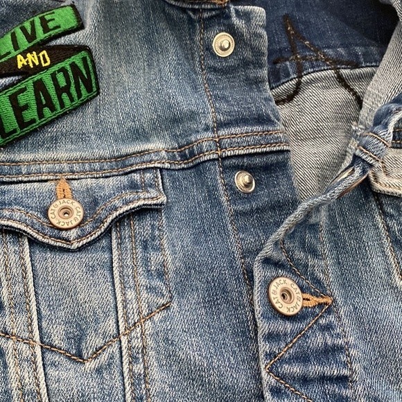 Cat & Jack Patchwork Denim Be a Hero/Live and Learn/Fly Crop Jacket - Picture 7 of 8